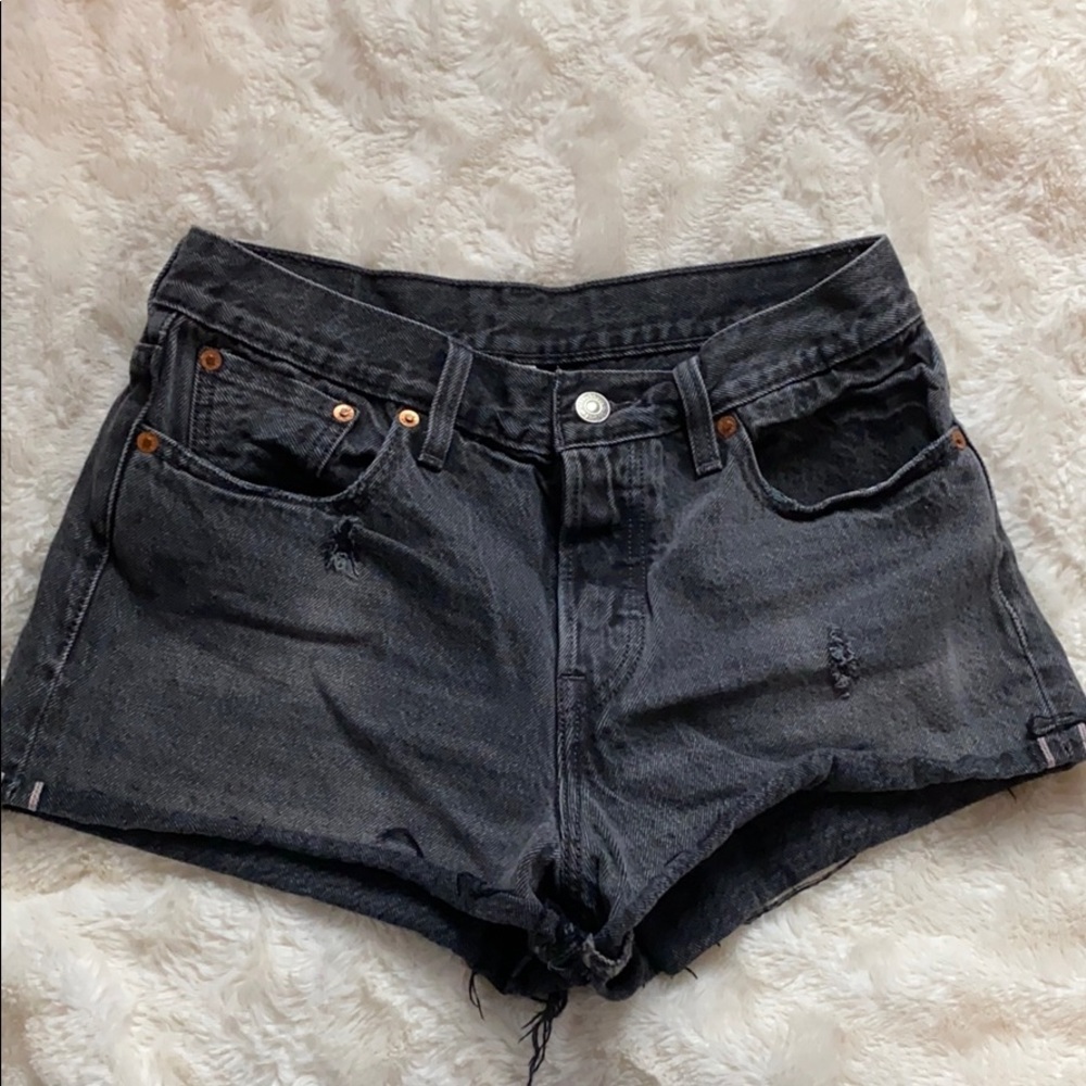 Levi’s shorts - Picture 3 of 3